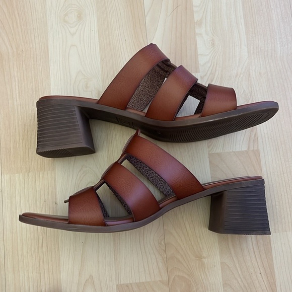 Rick & Candy by ZiGi Women’s Slip In Heels size 9.5 - Picture 2 of 5